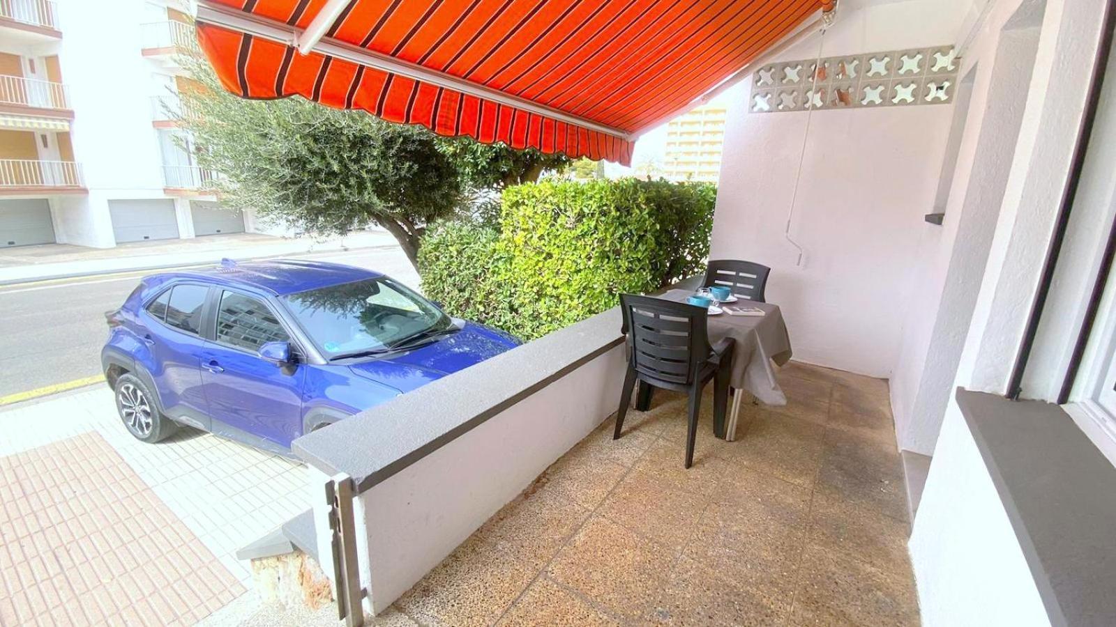 Tenis Sol Levante 9 روساس المظهر الخارجي الصورة